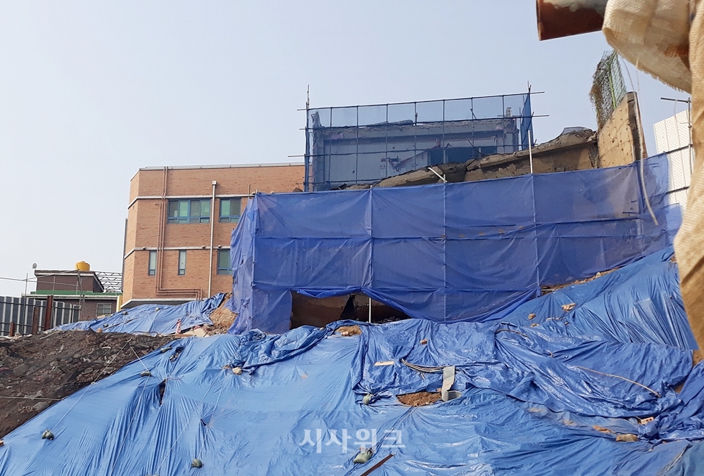 15일 오전 방문한 서울 동작구 상도동 유치원 붕괴 현장. /조나리 기자