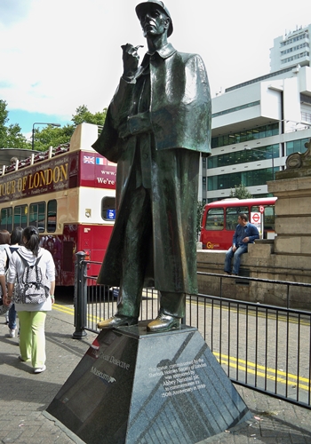 영국 런던의 셜록 홈즈 동상. /뉴시스·AP