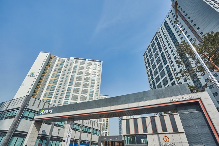 한화건설이 건설한 대규모 공공지원 민간임대주택 ‘인천 서창 꿈에그린(사진)’이 지난 2월 28일부터 본격적인 입주를 시작했다. / 한화건설