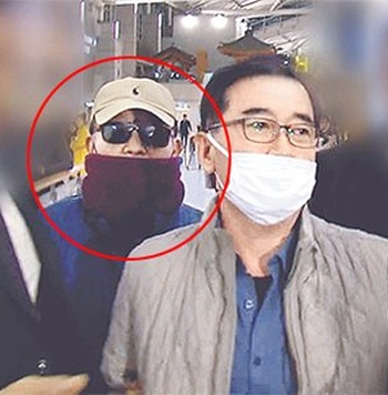 김학의 전 법무부 차관이 성범죄 의혹으로 궁지에 몰렸다. 불똥은 박근혜 정부 청와대까지 튀었다. 의혹에도 불구하고 차관에 임명된 배경을 둘러싸고 뒷말이 많다. / jtbc 화면 캡처