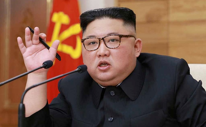 김정은 북한 국무위원장이 미국에서 지금의 계산법을 접고 새로운 계산법으로 대화와 협상에 나온다면 제3차 북미정상회담을 여는데 “한 번은 더 해 볼 용의가 있다”고 밝혔다. / 뉴시스, 노동신문