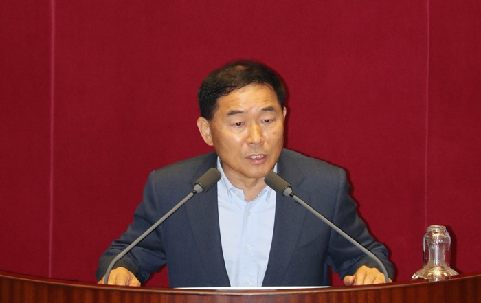 황주홍 민주평화당 의원이 사회적 시대상 변화를 반영한 개정안 5건을 대표발의했다. / 뉴시스