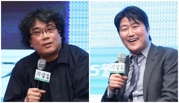 봉준호 감독(왼쪽)과 송강호가 칸 영화제 수상 가능성에 대해 언급했다. /뉴시스