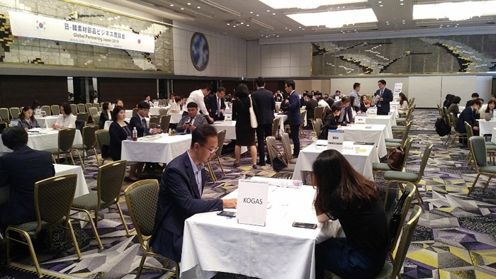 한국가스공사(사장 직무대리 김영두)는 6월 13일 일본 도쿄에서 국내 천연가스 분야 중소기업의 일본시장 진출 지원을 위한 1대1 수출 상담회를 개최했다. / 가스공사