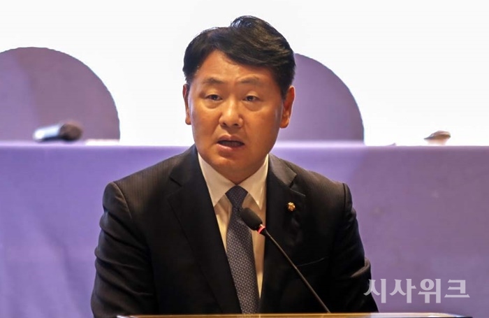 김관영 바른미래당 의원은 29일 국회에서 열린 ‘바른미래당을 지키는 당원들의 모임 간담회’에 참석해 안철수 전 공동대표의 귀국을 촉구했다. / 뉴시스