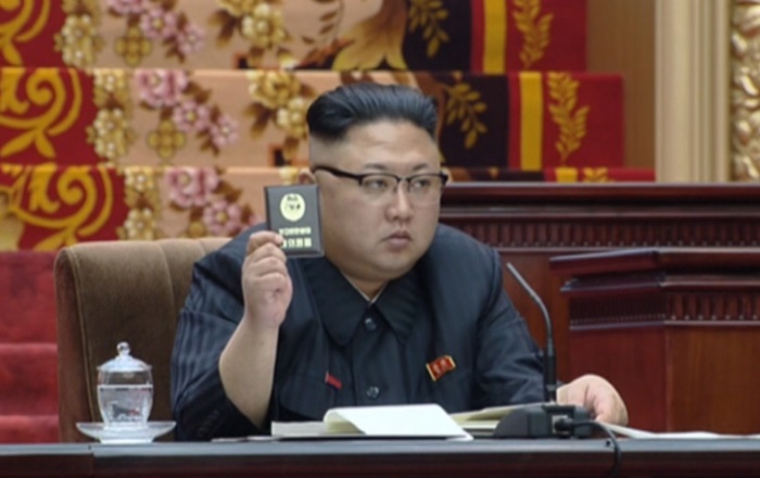 최고인민회의 주재하고 있는 김정은 북한 국무위원장. /뉴시스-조선중앙TV