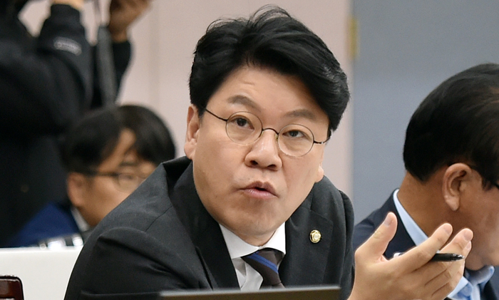 장제원 자유한국당 의원이 더불어민주당 총선기획단 인선을 평가하며 한국당에 대해 비판했다. / 뉴시스