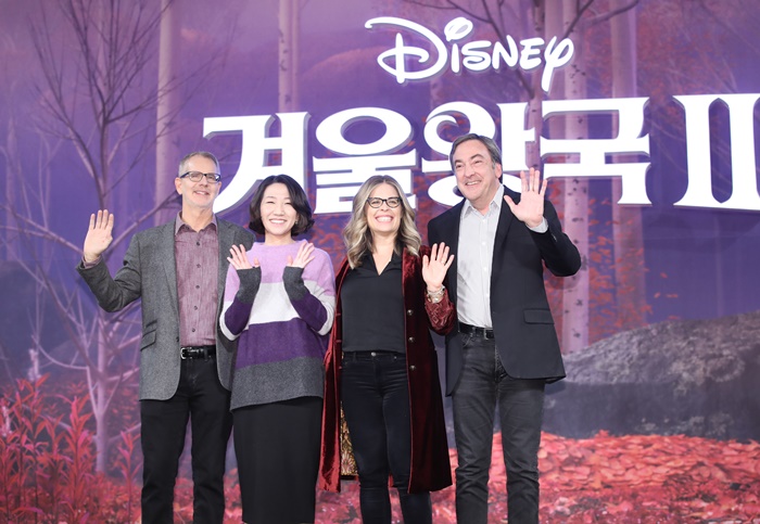 디즈니 애니메이션 ‘겨울왕국2’ 제작진이 한국을 찾았다. (왼쪽부터) 크리스 벅·이현민·제니퍼 리·피터 델 베코. /뉴시스