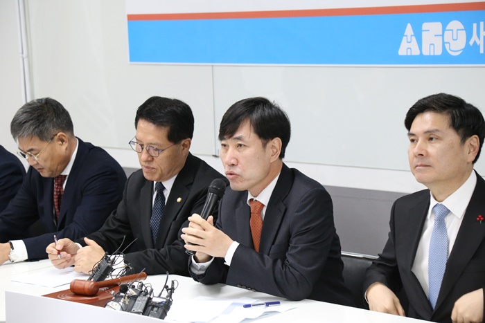 하태경 새로운보수당 책임대표가 6일 대전에서 열린 제1차 당대표단 회의에서 발언하고 있다. /새로운보수당 제공