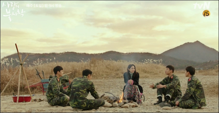 '사랑의 불시착' 6회 촬영지인 충주시 양성면 비내섬이 시청자들의 뜨거운 관심을 얻고 있다. / tvN '사랑의 불시착' 방송화면 캡처
