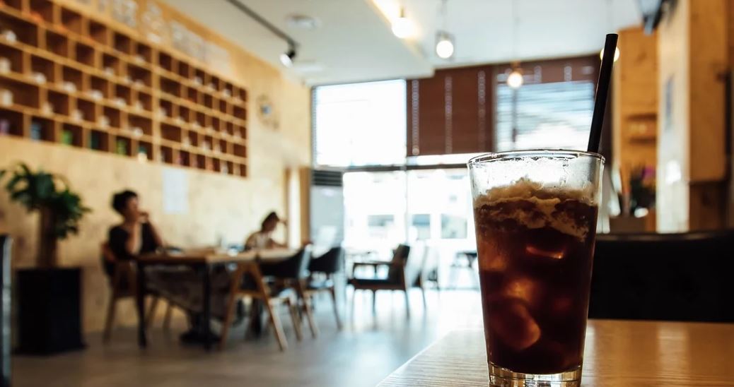 스타벅스코리아가 지난해 리워드 회원을 대상으로 커피 선호도 빅 데이터를 분석한 결과, 아메리카노가 10대부터 50대까지 전 연령층에서 가장 높은 지지를 얻었다.