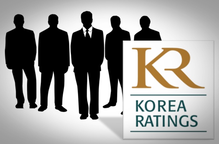 한국기업평가가 지난해 당기순이익을 뛰어넘을 것으로 예상되는 배당 규모 발표로 뒷말을 낳고 있다.
