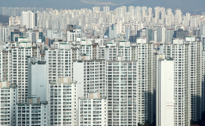 지난달 전국 아파트 평균 분양가와 서울 아파트 평균 분양가가 전월 대비 하락한 것으로 나타났다./뉴시스