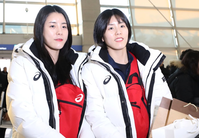 한국 여자배구계의 슈퍼스타 쌍둥이 이다영(왼쪽), 이재영 자매가 흥국생명 핑크스파이더스에서 한솥밥을 먹게 됐다. /뉴시스