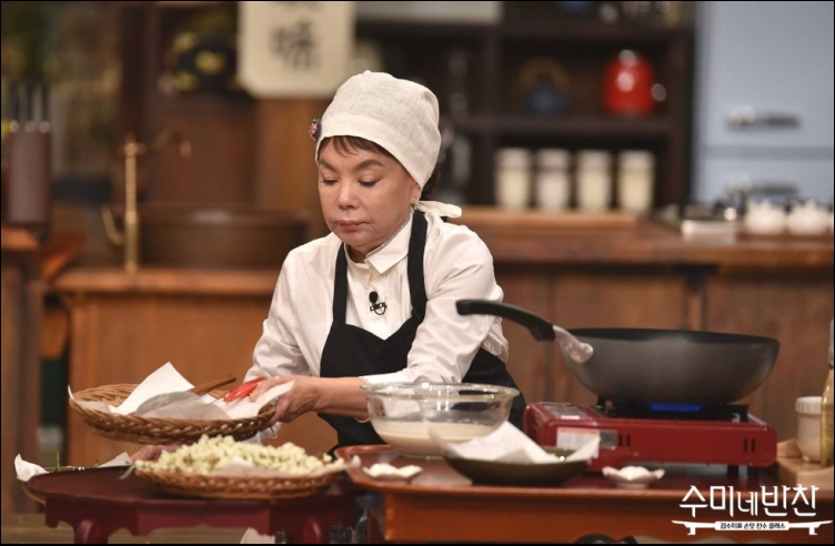 김수미와 음식의 조합을 이뤄낸 예능프로그램들이 시청자들의 꾸준한 사랑을 얻고 있다. / tvN '수미네 반찬' 공식 홈페이지
