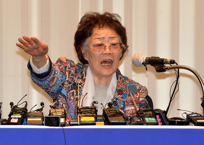 일본군 위안부 피해자인 여성인권운동가 이용수 할머니가 지난 25일 오후 대구 수성구 인터불고호텔에서 기자회견을 하고 있다./뉴시스