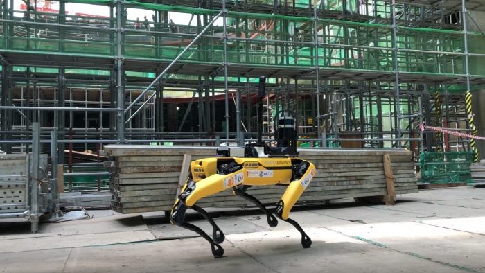GS건설이 국내 최초로 건설현장에 4족 보행 로봇을 도입한다./GS건설