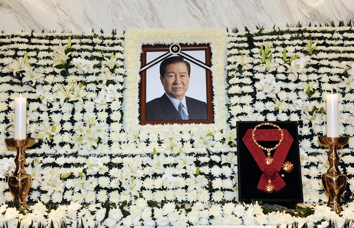 김대중 전 대통령이 서거한 지난 2008년 8월 18일 서울 연세대 세브란스 병원 장례식장에 김 전 대통령의 빈소가 마련되어 있다. /뉴시스
