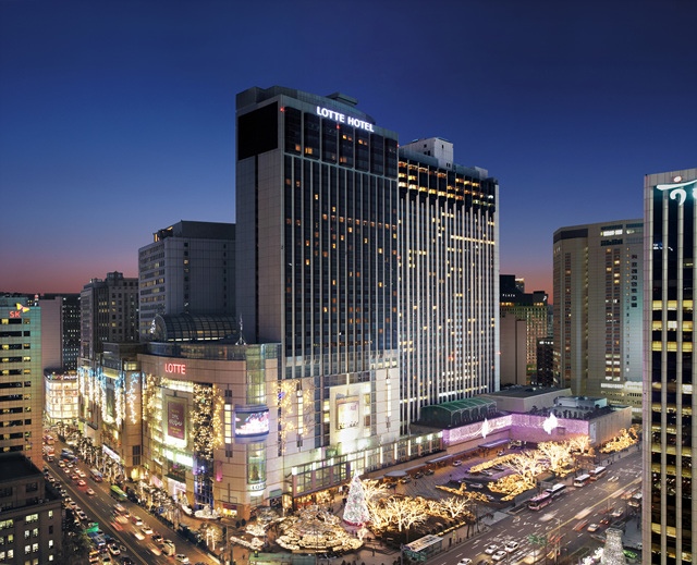롯데호텔 서울(사진)이 세계적인 비즈니스 여행 전문지 ‘비즈니스 트래블러(Business Traveller)’가 주관한 ‘2020 비즈니스 트래블러 아시아-태평양 어워드’에서 11년 연속으로 ‘서울 최고의 비즈니스 호텔상(2020 Best Business Hotel in Seoul)’을 수상했다고 14일 밝혔다. / 롯데호텔