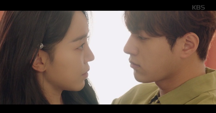 신혜선(왼쪽)과 안정적인 로맨스 호흡을 보여주며 호응을 얻은 김명수(오른쪽) / KBS2TV ‘단, 하나의 사랑’ 방송화면