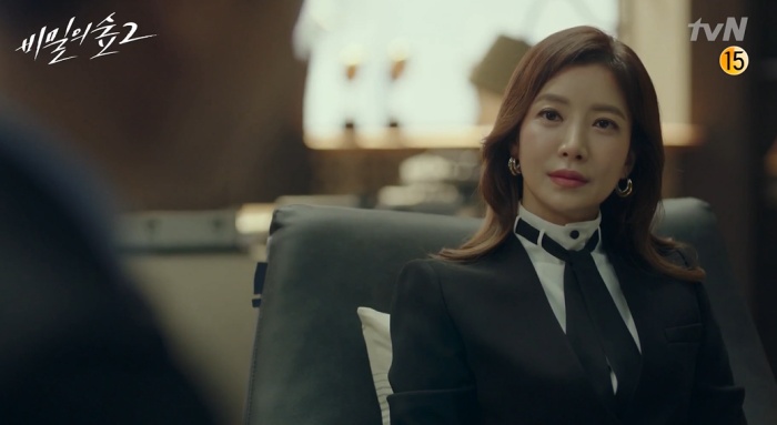 이연재 역으로 완벽하게 분한 윤세아 / tvN ‘비밀의 숲2’ 방송화면