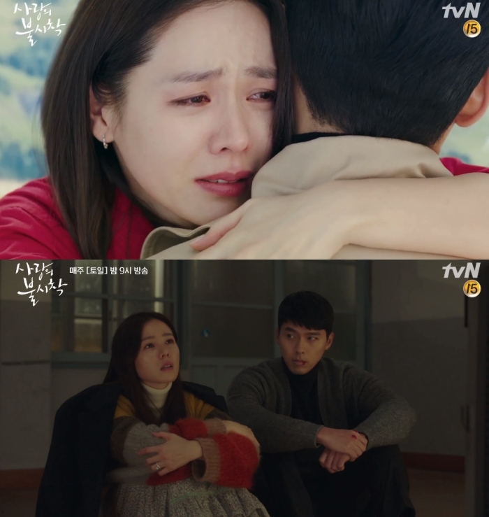 현빈(오른쪽)과 휴전선을 넘나드는 애타는 로맨스를 선보인 손예진 / tvN ‘사랑의 불시착’ 방송화면 캡처