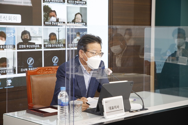 농협상호금융(대표 이재식·사진)은 26일 서울 중구 농협중앙회 본관 화상회의실에서 상반기 경영성과분석회의를 개최했다고 28일 밝혔다.