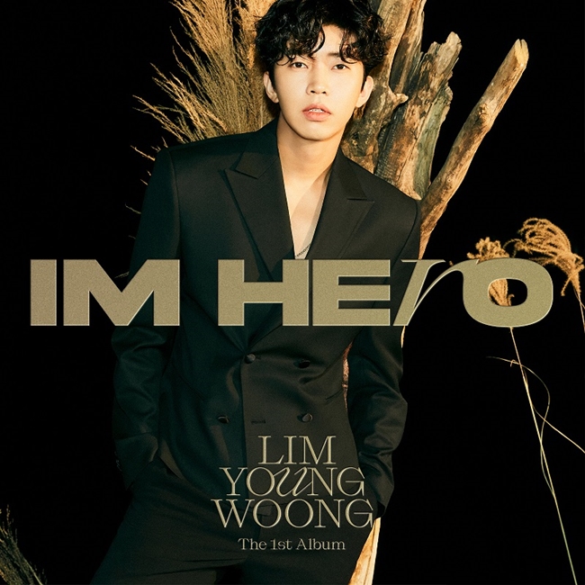 가수 임영웅의 첫 번째 정규 앨범 ‘IM HERO’(아임 히어로)의 선주문량이 100만장을 돌파했다. /드림어스컴퍼니