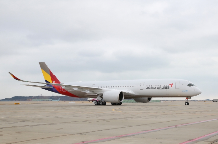 아시아나항공의 차세대 중장거리 주력기종 에어버스 A350-900 11호기가 지난 4일 인천국제공항에 도착했다.&nbsp;/아시아나항공