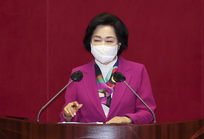조명희 국민의힘 의원이 26일 서울 여의도 국회에서 열린 대정부질문에서 발언을 하고 있다. (공동취재사진)/뉴시스