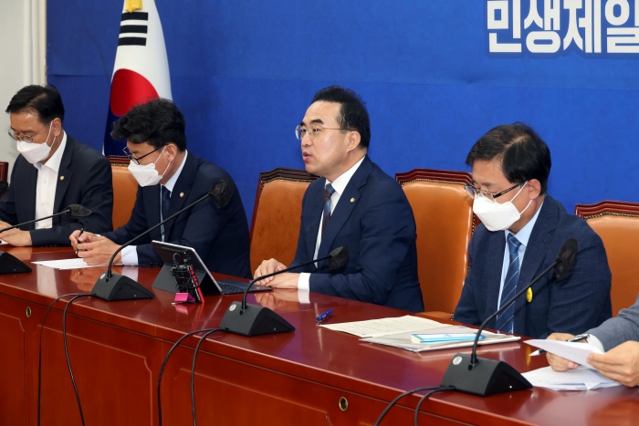 박홍근 더불어민주당 원내대표가 15일 서울 여의도 국회에서 열린 정책조정회의에서 발언을 하고있다. (공동취재사진) /뉴시스