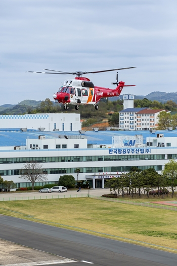 사진은 경북소방헬기와 같은 사양으로 기 납품된 경남소방헬기 / KAI