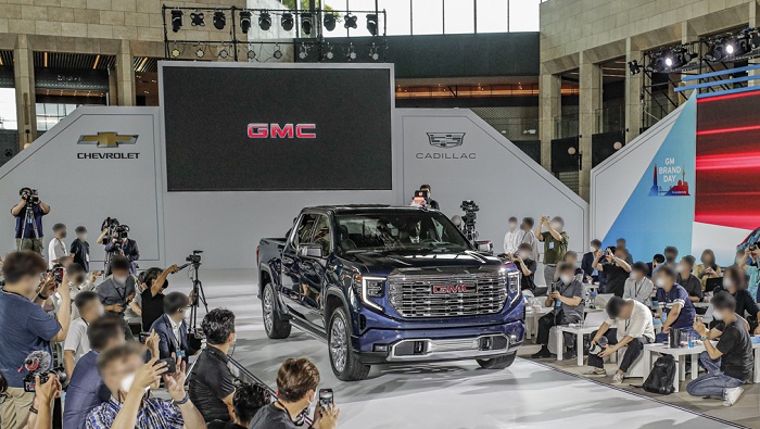 GM은 지난 6월 GM 브랜드 데이를 열고 한국 시장에 GMC 시에라 드날리의 출시를 알렸다. 국내 판매는 100% 온라인으로 이뤄지며, 연내 고객 인도를 목표로 하고 있다. / 한국지엠