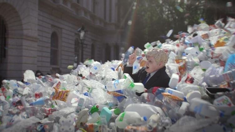 그린피스는 기존 재활용만으로는 세계 각국의 플라스틱 생산량을 억제할 수 없다고 지적했다. / 그린피스