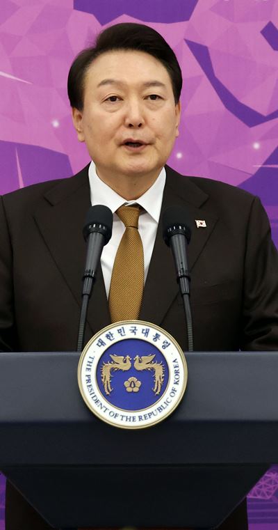 한국갤럽이 3일 공개한 윤석열 대통령의 직무수행 평가 결과에 따르면, 긍정평가가 34%였고 부정평가는 56%를 기록했다.