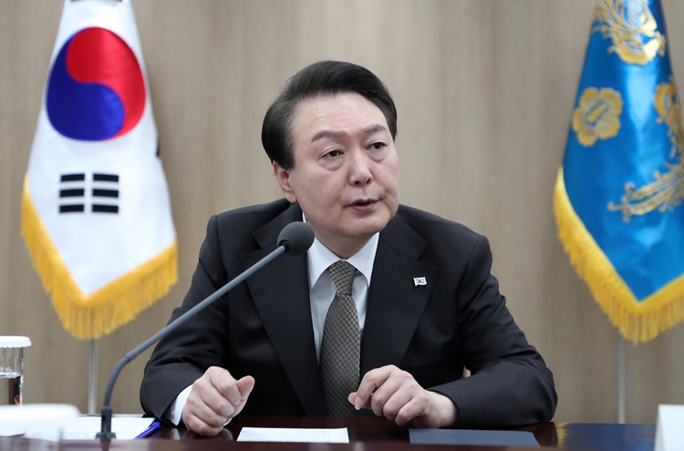 윤석열 대통령이 15일 서울 용산 대통령실 청사에서 열린 제13차 비상경제민생회의를 주재하고 있다. / 뉴시스
