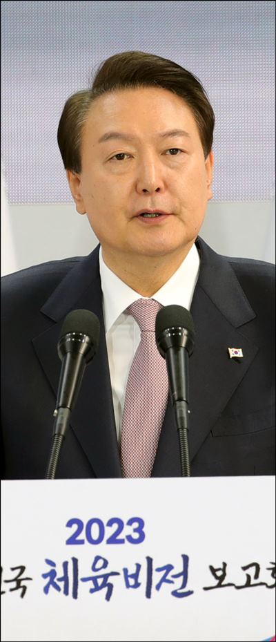 한국갤럽이 17일 공개한 윤석열 대통령의 직무수행 평가 결과에 따르면, 긍정평가가 35%였고 부정평가는 58%를 기록했다.