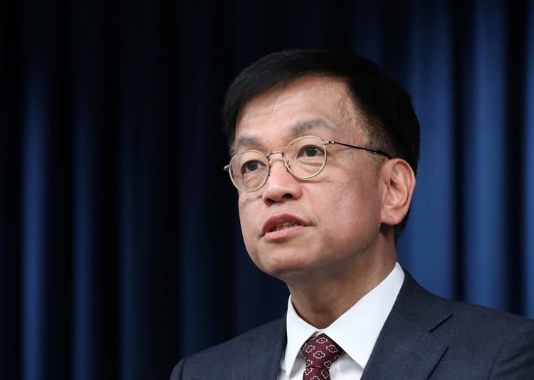 최상목 대통령실 경제수석이 23일 서울 용산 대통령실 청사에서 윤석열 대통령 주재 제4차 수출전략회의 관련 브리핑을 하고 있다. / 뉴시스