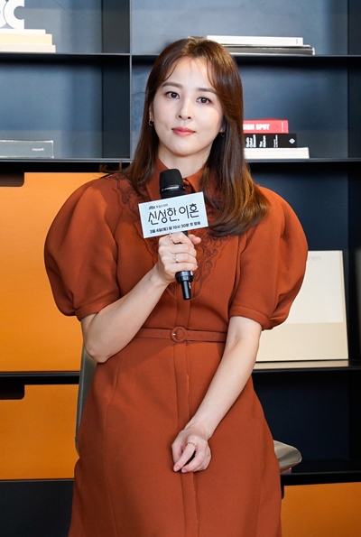 한혜진이 오랜만에 시청자 앞에 선다. / JTBC​