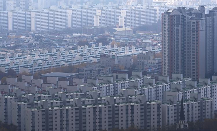 이달 서울 아파트 전세가격이 1월에 비해 4.7% 하락한 것으로 나타났다. / 뉴시스