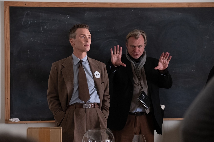 크리스토퍼 놀란 감독(오른쪽)이 영화 ‘오펜하이머’로 새로운 흥행 역사를 쓸 수 있을까. / 유니버설 픽쳐스