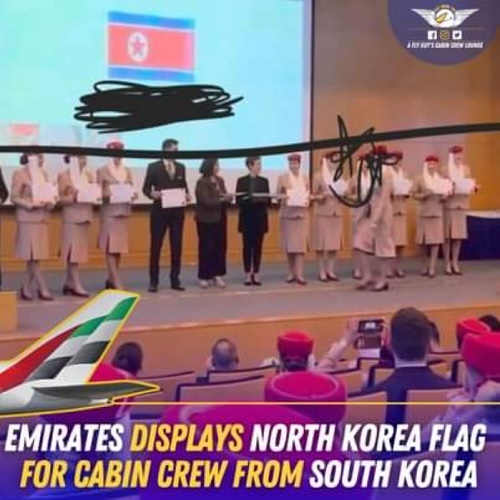 에미레이트 항공이 최근 자사 승무원 졸업식에서 한국인 승무원의 졸업장 수여 당시 태극기가 아닌 인공기를 게양해 해외에서 논란이 되고 있다. / A Fly Guy's Cabin Crew Lounge 게시글 갈무리