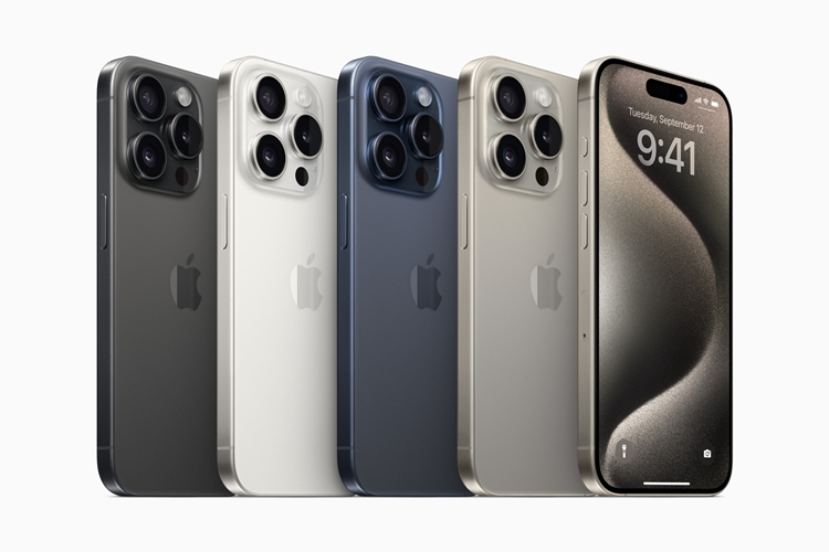 아이폰15 프로 맥스와 아이폰15는 블랙 티타늄, 화이트 티타늄, 블루 티타늄, 내추럴 티타늄의 4종으로 출시된다./ 애플