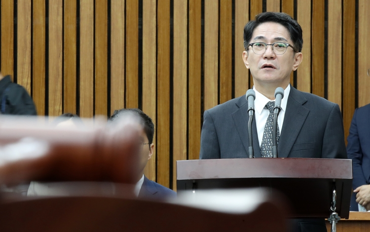 이균용 대법원장 후보자가 지난 9월 19일 오전 서울 여의도 국회에서 열린 인사청문회에서 모두발언을 하고 있다. / 뉴시스