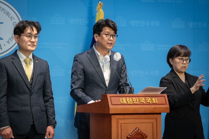  정의당 김준우 신임 비상대책위원장이 15일 취임 기자회견을 열고 “기호 순번 1, 2번을 열 생각”이라고 밝혔다. / 정의당 제공