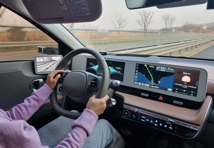 귀농 후 우리가 선택한 자동차는 SUV전기차다. / 청양=박우주