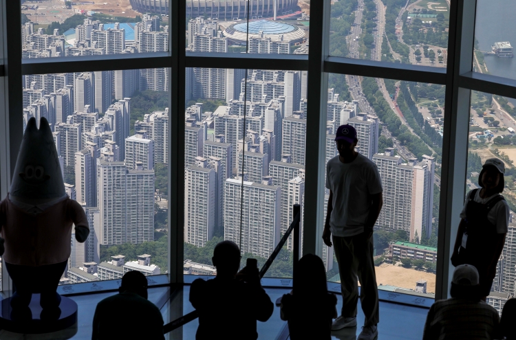 국토교통부가 28일 발표한 ‘2024년 5월 주택통계’에 따르면 전국의 미분양 주택은 종 7만2,129가구로 집계돼 전월 대비 0.2% 증가한 132가구가 증가했다. 이 중 악성 미분양으로 분류되는 준공 후 미분양은 1만3,230가구로 집계돼 전월 대비 2% 증가한 262호가 증가했다. 사진은 대한민국의 아파트 전경./ 뉴시스