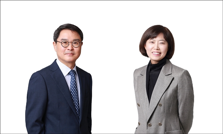 법무법인 ‘원(ONE)’은 윤기원, 이유정 변호사를 대표변호사로 선임했다고 2일 밝혔다. 대표변호사의 임기는 2024년 7월 1일부터 3년이다. (사진 왼쪽부터) 윤기원, 이유정 변호사./ 법무법인 원
