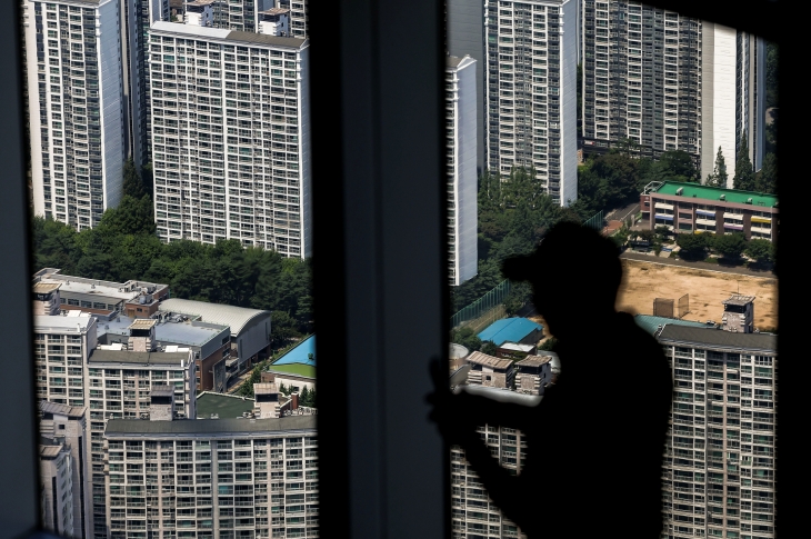 대한건설정책연구원이 17일 발표한 브리프에 따르면 올해 상반기 주택공급 현황을 점검한 결과 서울 등 수도권을 중심으로 주택 공급은 부족하며. 지방은 최근 10년간 미분양 주택이 최고 수준을 나타냈다. 사진은 대한민국의 아파트 전경./ 뉴시스