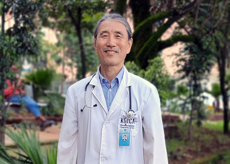2024 JW성천상에 한국국제협력단(KOICA) 1기 정부 파견 의사 유덕종 교수(사진)가 선정됐다. / JW중외제약